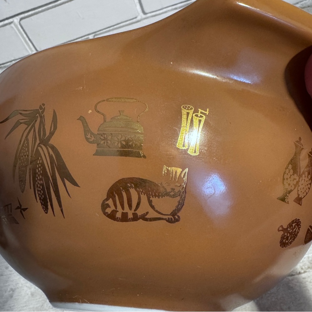 Vintage Pyrex Early American Cinderella bowl, 4 quart, #444